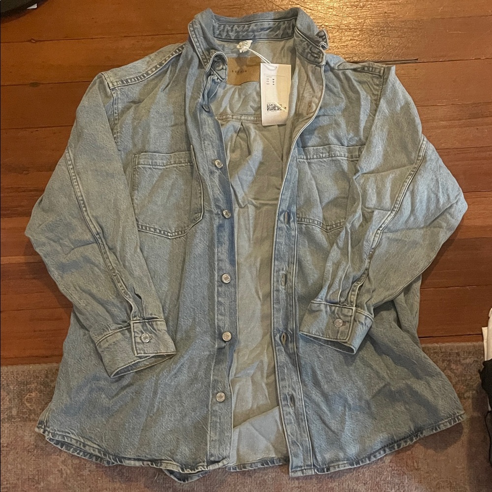 H&M Light Blue Button Down Shirt